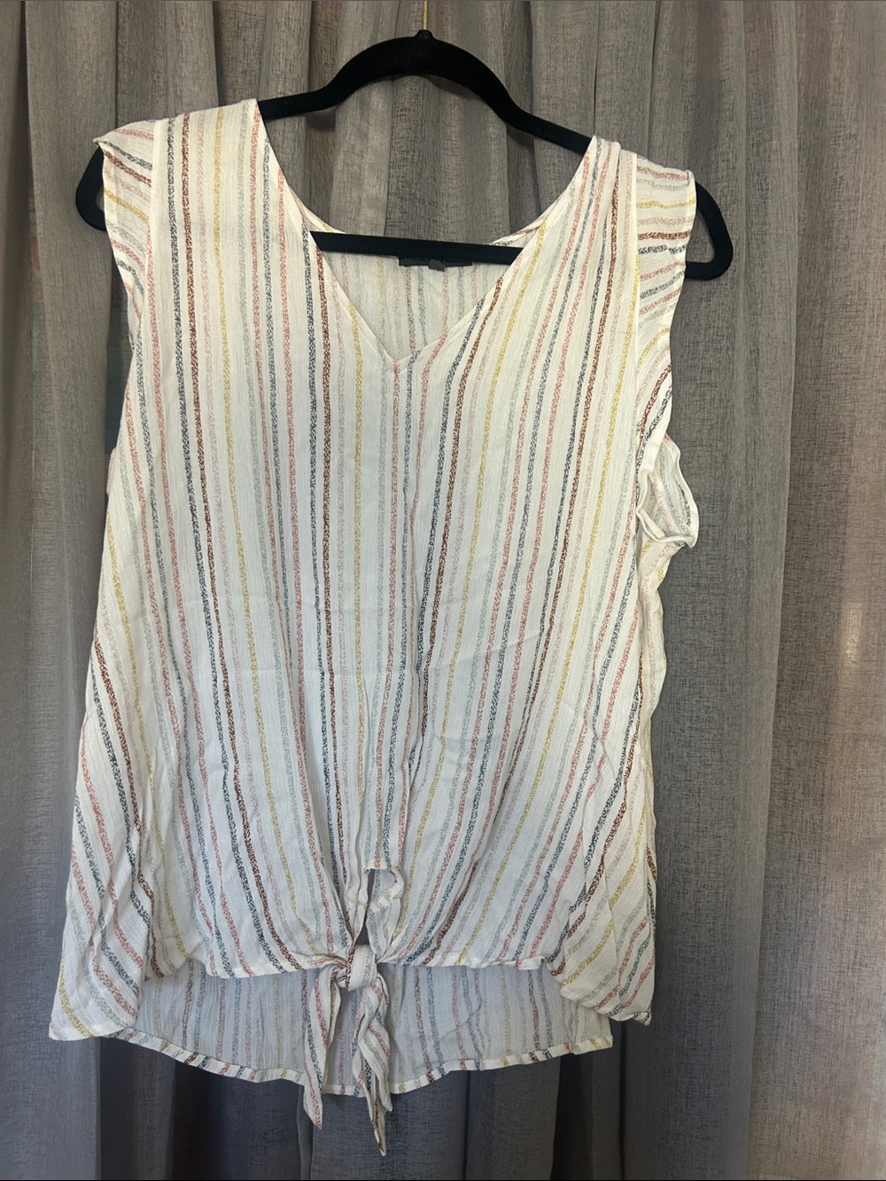 West Kei White Sleeveless V-Neck Tie-Front Stripe Tank